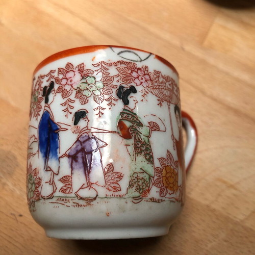 Set of 2 vintage Japanese porcelain cups like new