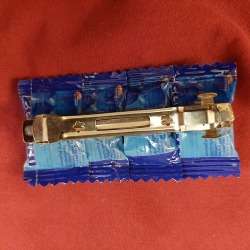 Mentos hair clip used, blue vintage