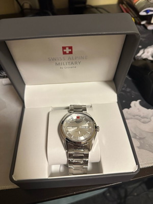 Часовник Swiss Alpine Military нов, мъжки, автоматичен