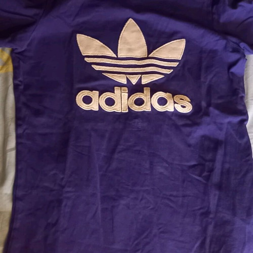 Adidas purple t-shirt with embroidered logo like new, size M