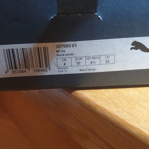 Puma athletic shoes size 37 like new, black and white