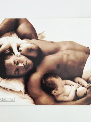Postcard by Anne Geddes like new, 18×13cm