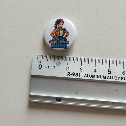 K-Pop Demon Hunters badges new, set of 6 pieces