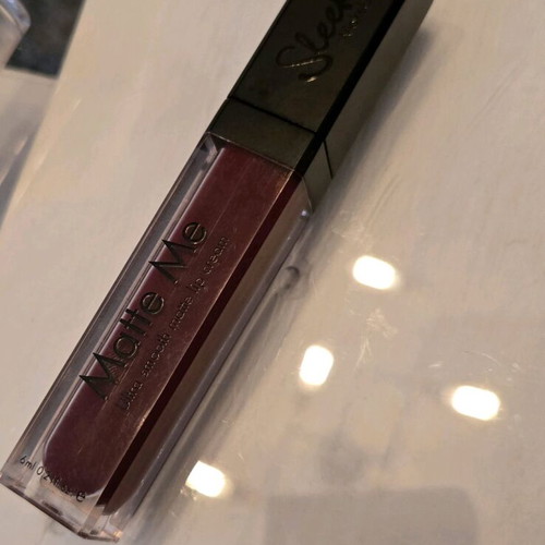 Matte Me Sleek Lipstick used, bordeaux matte lipstick