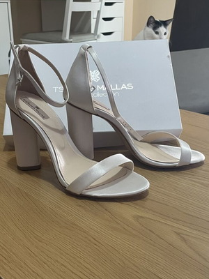 Tsakiris Mallas bridal heels new, size 40, white