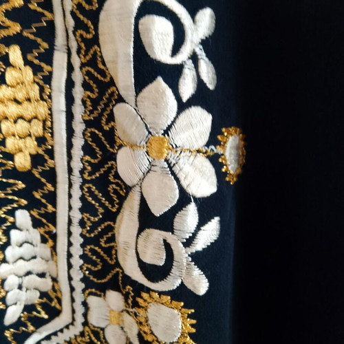 Luxury traditional caftan dress from Dubai like new, black with gold embroidery