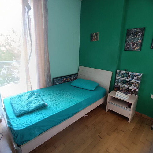 Teen bedroom set with Media Strom mattress used, good condition
