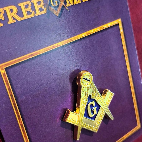 Metal Gold-Plated Masonic Pin new