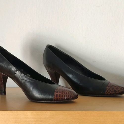 Petridis leather pumps used, black with brown croco, size 37