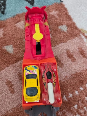 Hot Wheels City Dragon Launch Transporter like new