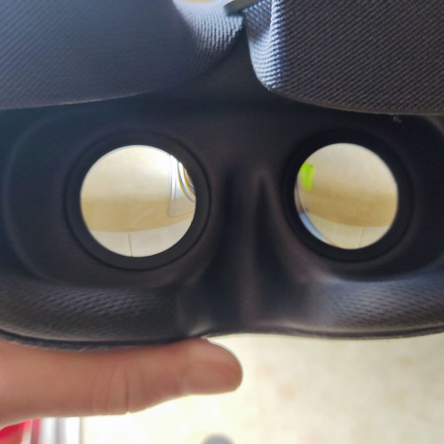 Google Daydream View VR headset with original controller