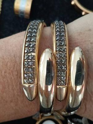 Jewelry set of 10 pieces: 4 rings, 4 bracelets, pendant, earrings