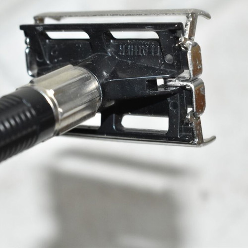 Vintage Safety Razor used with case and plastic handle