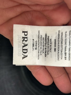 Prada Bucket Hat like new, black