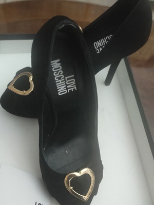 Love moschino high heels