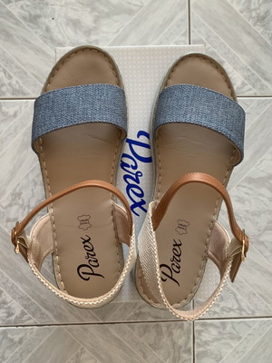Parex flatform sandals size 40 like new, beige and blue
