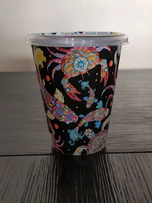Plastic mug like new with lid and straw hole