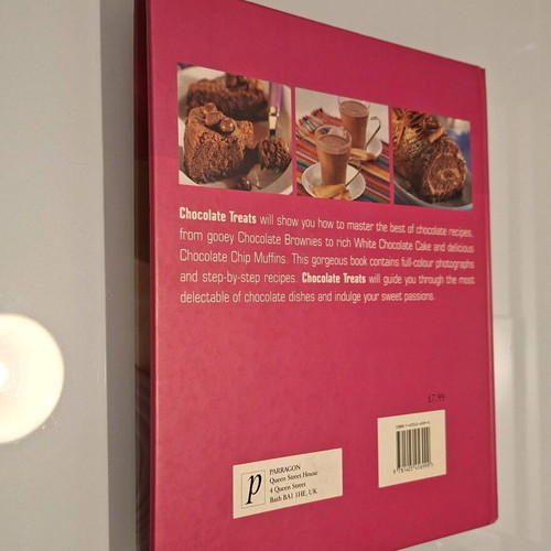 Cookbook Chocolate treats like new, in English