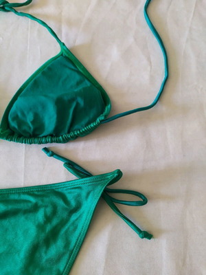Women's bikini size S like new, emerald with bust padding