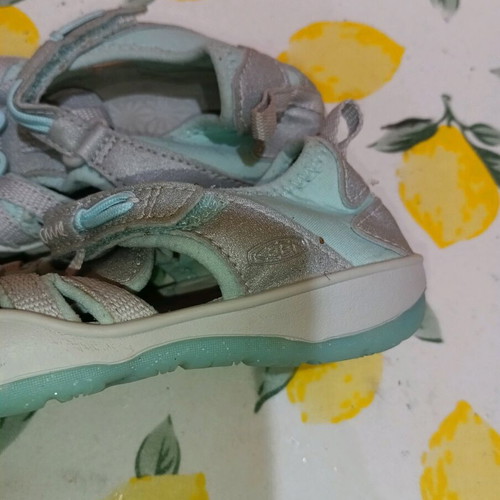 Keen Washable kids sandals like new, size 29, gray and turquoise