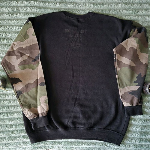 Believe Camo sweatshirt without hood like new, size XL
