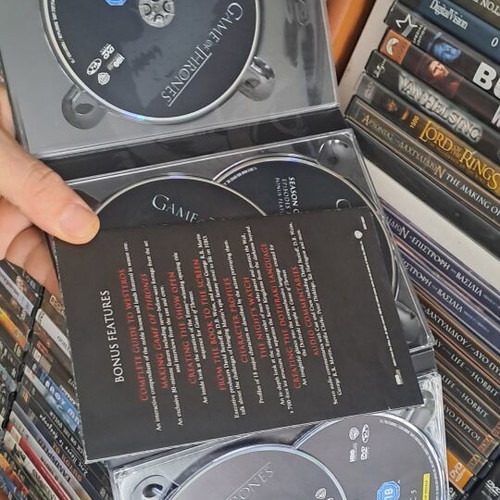 Game of Thrones DVD σεζόν 1 και 2 σαν καινούργιο με αγγλικούς υπότιτλους