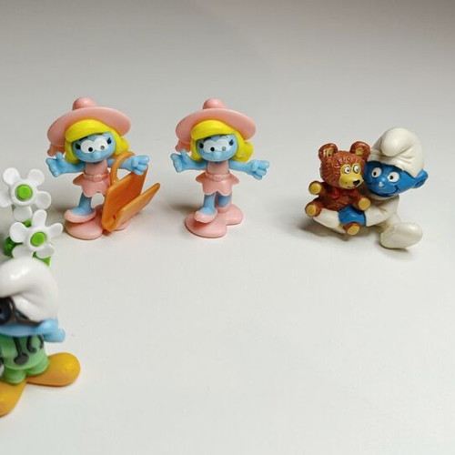 Pack of 59 figures Kinder, Smurfs, Minions, Mickey, Bullyland new