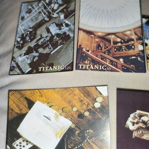 Titanic cards like new