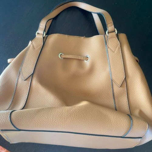 KEM beige leather handbag like new