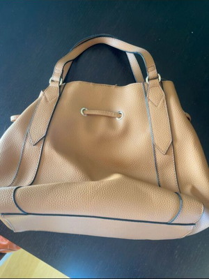 KEM beige leather handbag like new