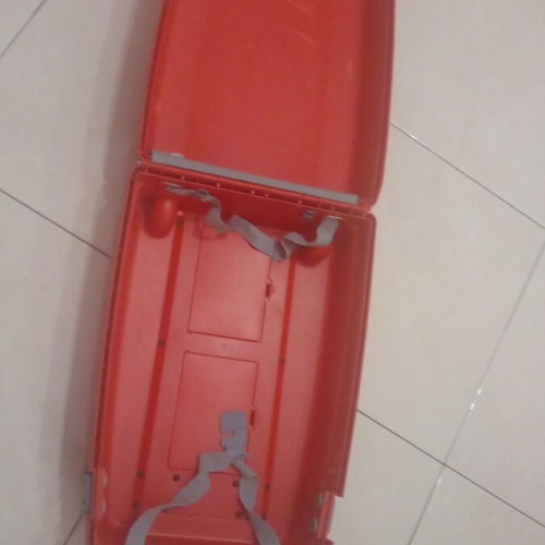 Plastic suitcase used, red, with wheels, dimensions 19×14×4 cm, lockable