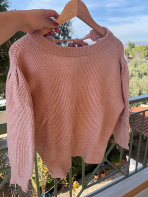 Pink knitted wool sweater Mango like new with neck ribbon