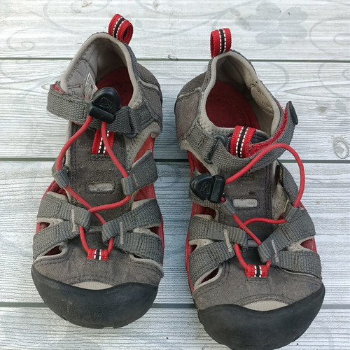 Keen N 32.5 Unisex Sandals like new, red