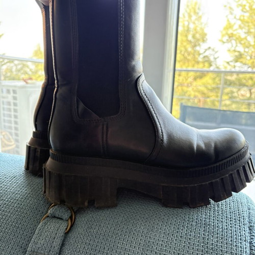 Chunky boots size 38 like new, black