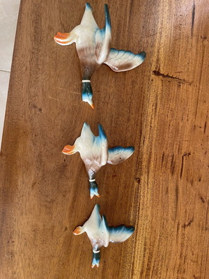 Ceramic flying ducks set of 3 used vintage wall decor