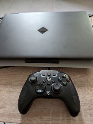 HP Omen 16-n0007nv gaming laptop μεταχειρισμένο με ποντίκι Razer και χειριστήριο