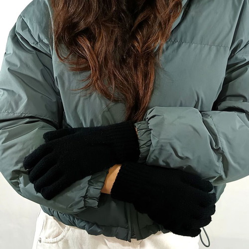 Knitted winter black unisex gloves like new