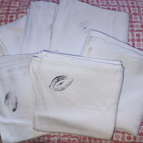 Vintage linen dinner napkins used, pack of 9