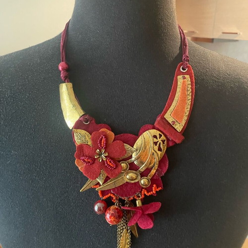 Handmade necklace like new