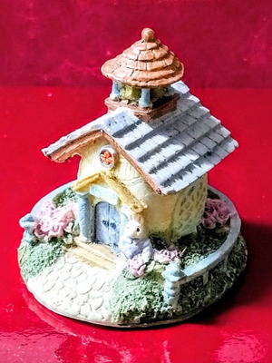 Miniature fairy tale house like new