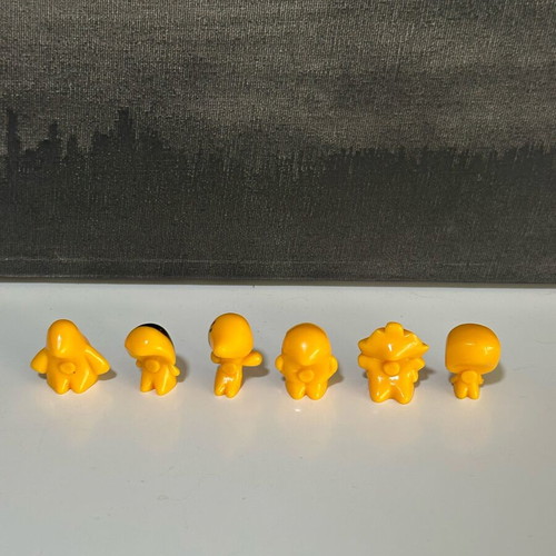 Go-Go’s Crazy Bones yellow mini figures like new