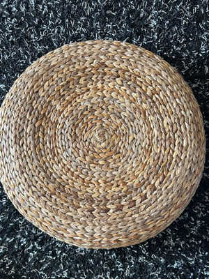 Ψάθινο σκαμπό σαν καινούργιο