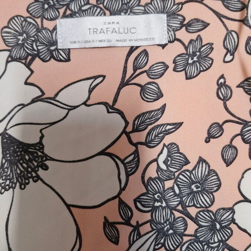 Zara kimono size small like new, colorful with pockets