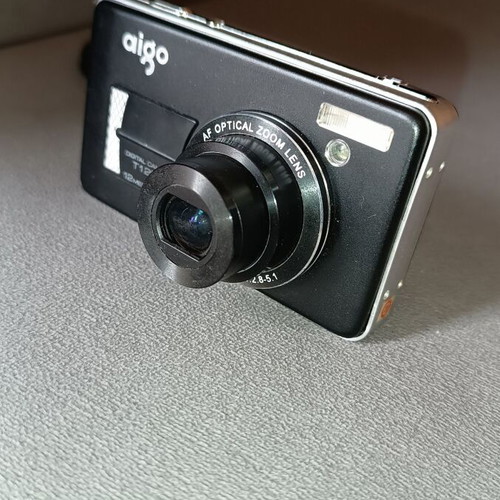 Aigo DC-T1200 12MP digital camera used