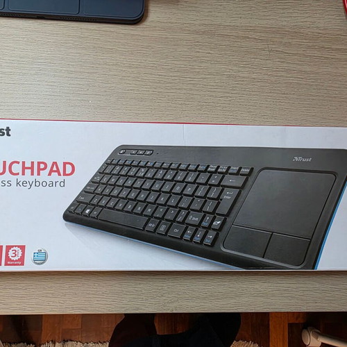 Trust Veza Wireless Keyboard with Touchpad like new, Greek layout