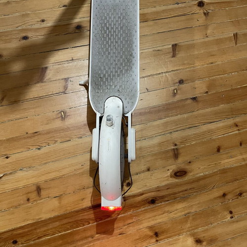 Xiaomi Electric Scooter 3Lite White used with original charger and helmet