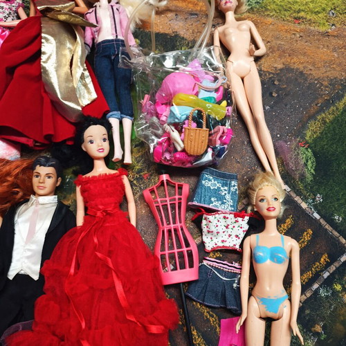 Trunki suitcase with dolls and clothes