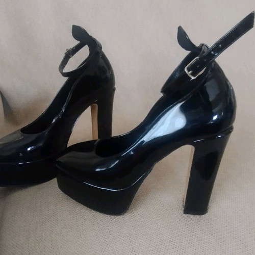 Shein black pumps like new, size 39 with thick platform