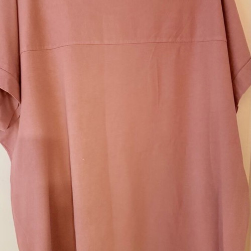 T-shirt with gold design and glitter heart like new, dusty pink