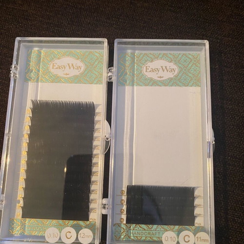 Eyelash extension hairs used, 8 C curl trays